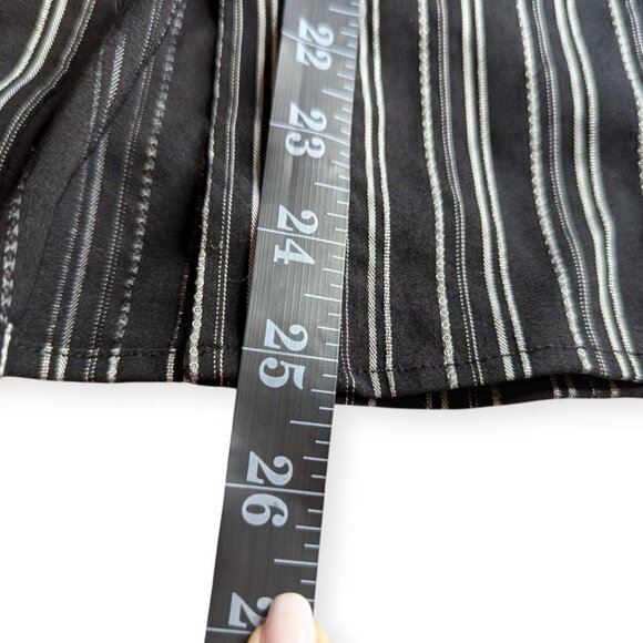 Debbie Shuchat Black White Pinstriped Long Sleeve Button Front French Cuffs Sz 6 - Picture 16 of 16